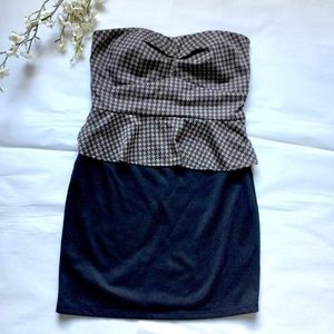 5/$25 Strapless Sweetheart Peplum Bodycon Mini Sz S